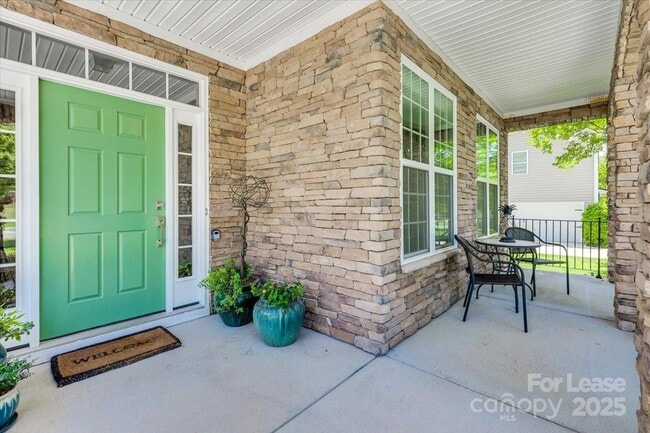 Photo - 1007 Kaiser Way