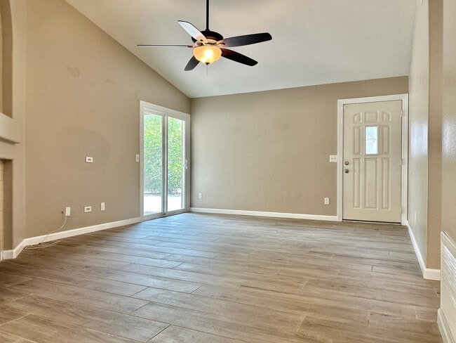 Photo - 1034 W Redondo Dr