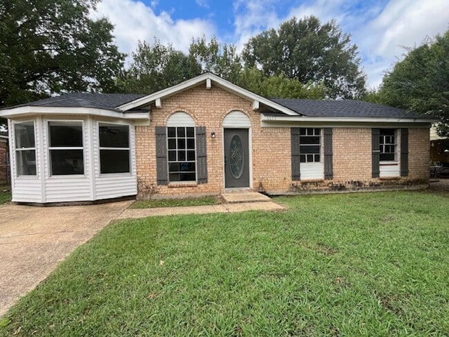 Building Photo - Renovated 3 Bedroom 1.5 Bath Home for Rent!!