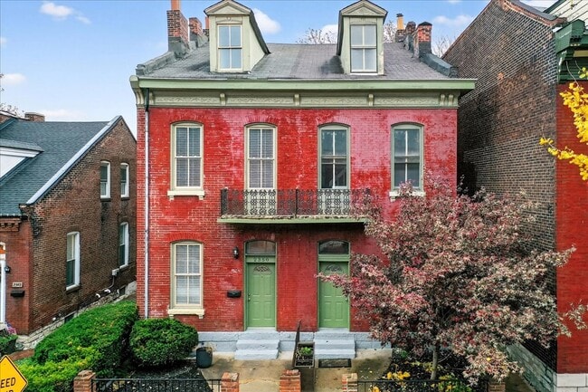 Building Photo - 2350 S 10th St