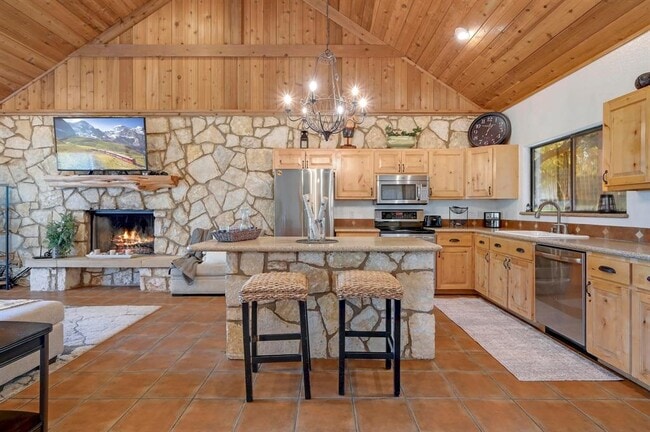 Photo - 401 Madrone Canyon Dr