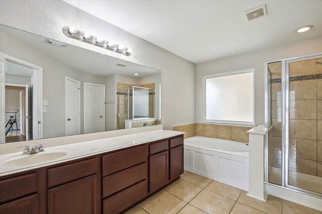 Photo - 2615 Magnolia Fair Way