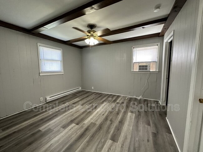 Photo - 6948 N 32nd St