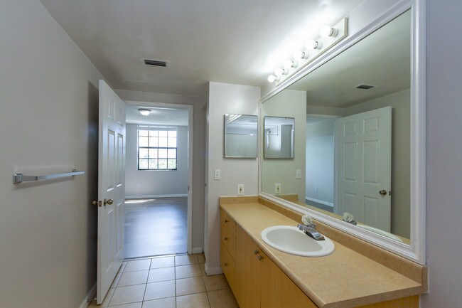 Photo - Regent Park At Young Circle