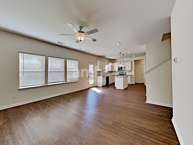 Photo - 50 Jake Crossing