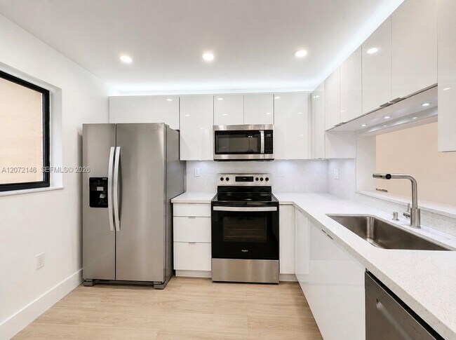 Photo - 10985 SW 107th St Unit 105