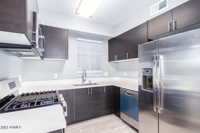 Photo - 2992 N Miller Rd Unidad 114