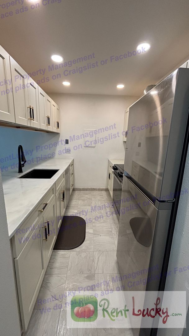 Building Photo - Two Bedroom Two Bath Condo For Rent