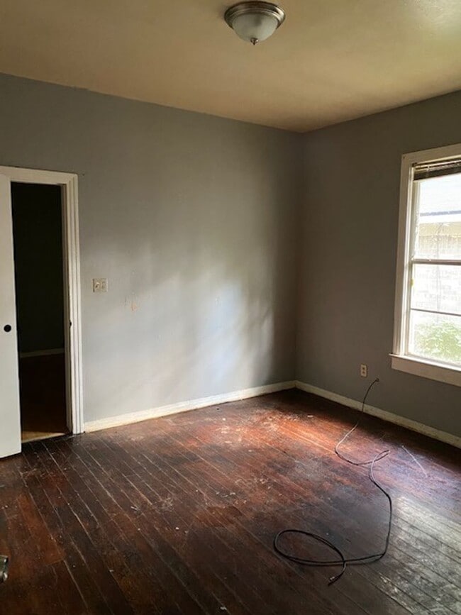 Photo - 6107 Henderson Ave