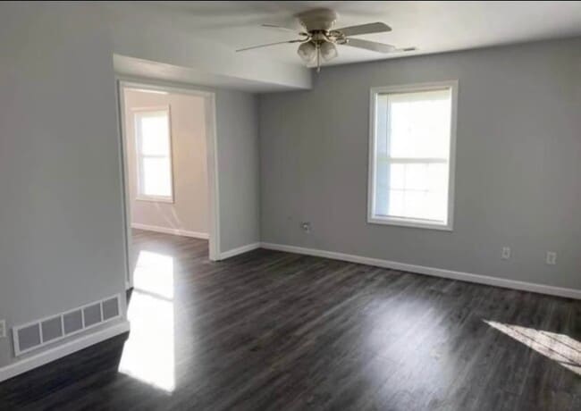 Photo - 305 W Seminary St