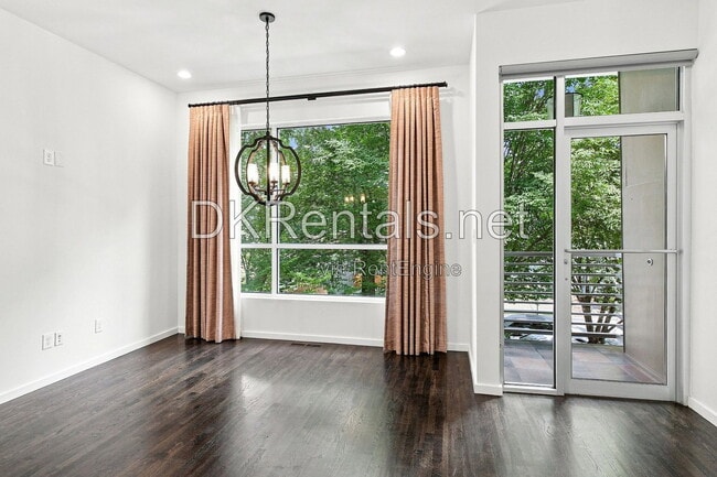 Photo - 201 S Howard St SE Unit 3