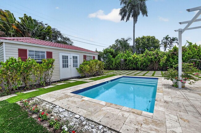 Photo - 421 SW 2nd St