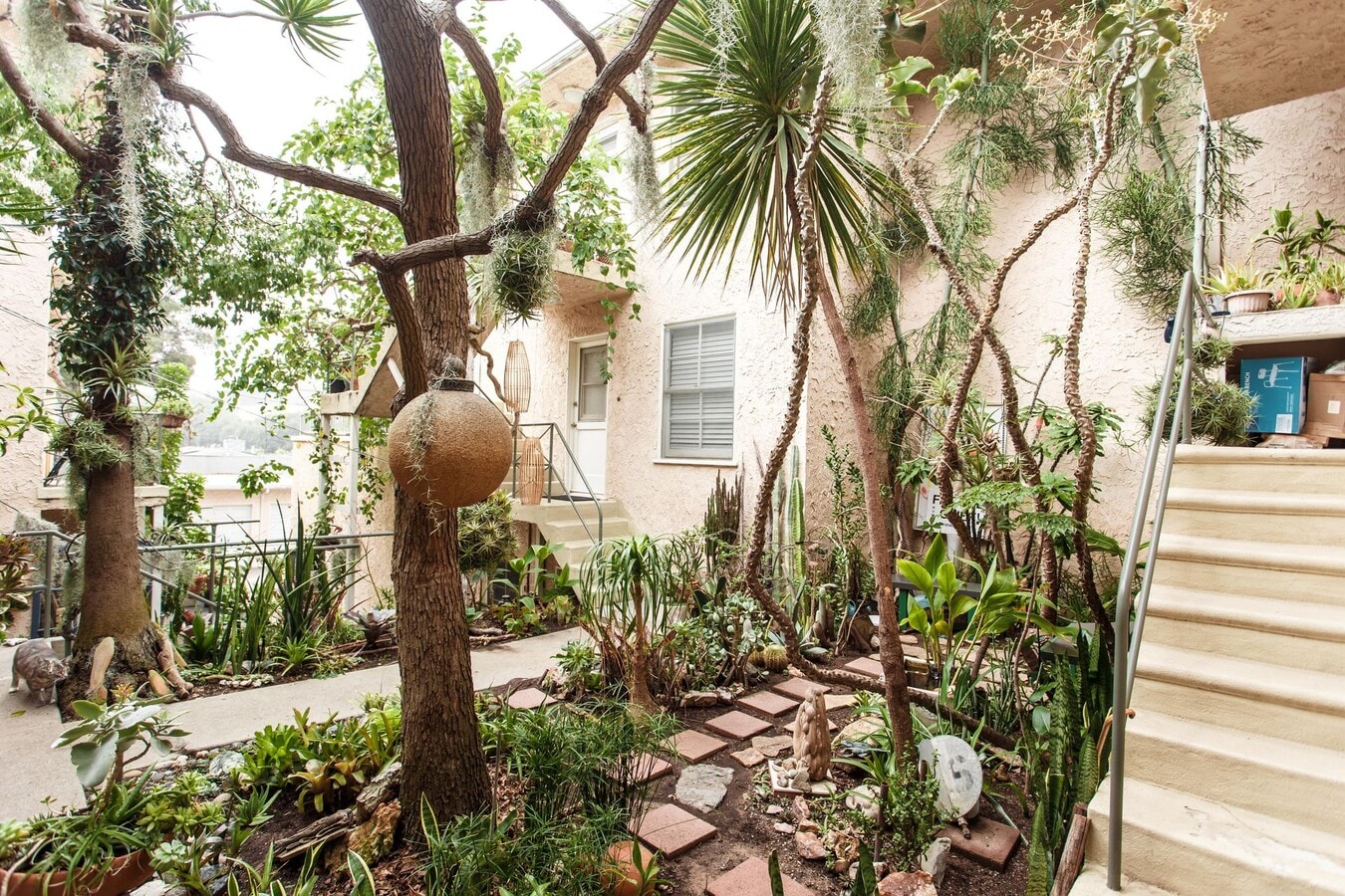 Photo - Hollister and 6th Street Apartments