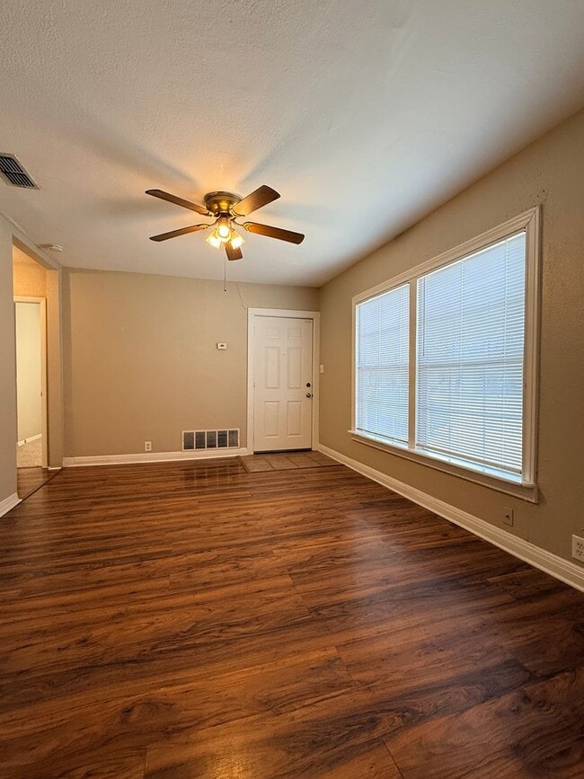 Photo - 1 Bedroom 1 Bath - Office Space - Large Yard