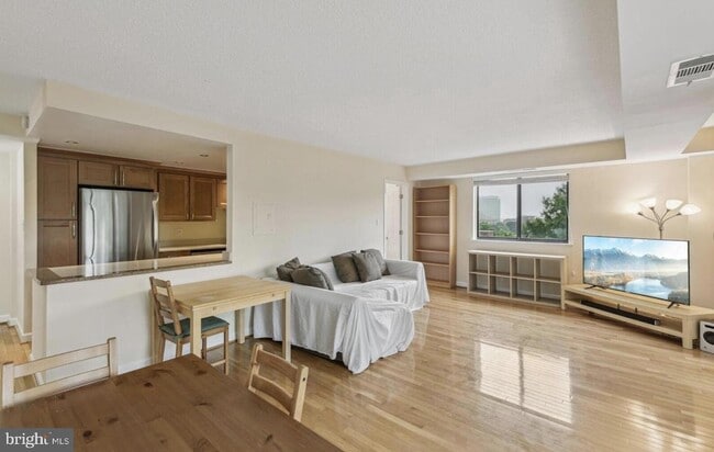Photo - 1401 N Rhodes St Unit 406