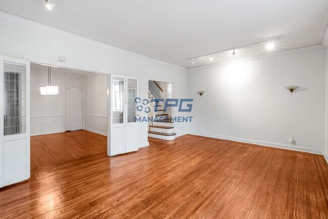 Photo - 121 Bentley Ave