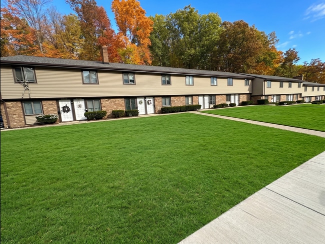 Building Photo - Cedarwood Apartments- 2 Bedroom 2 Bathroom Unit 2444