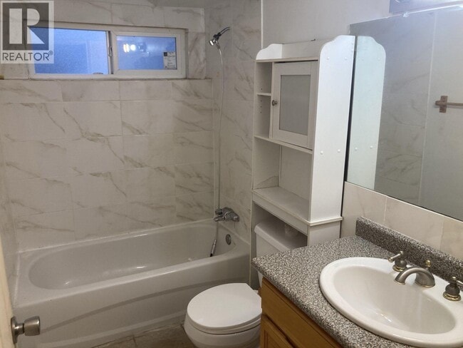 2165 Prairie Ave Unit LOWER
