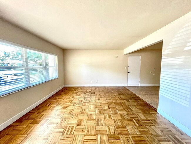 Photo - Cute 2/1.5 Quaint Bungalow with Single Garage in Winter Park right off Lee Road!