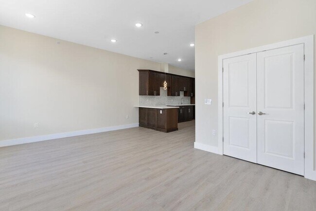 Photo - 527 Union Ave Unit 1F