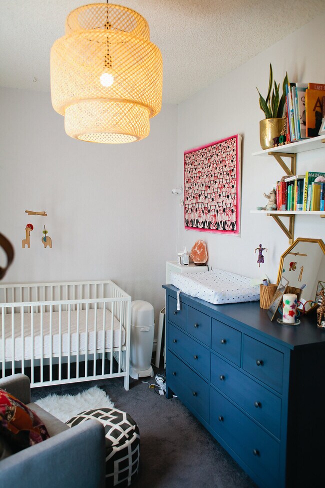 Segundo dormitorio (lo suficientemente grande como para una cama de matrimonio).