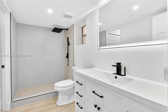 Photo - 410 SE 2nd St Unit 114