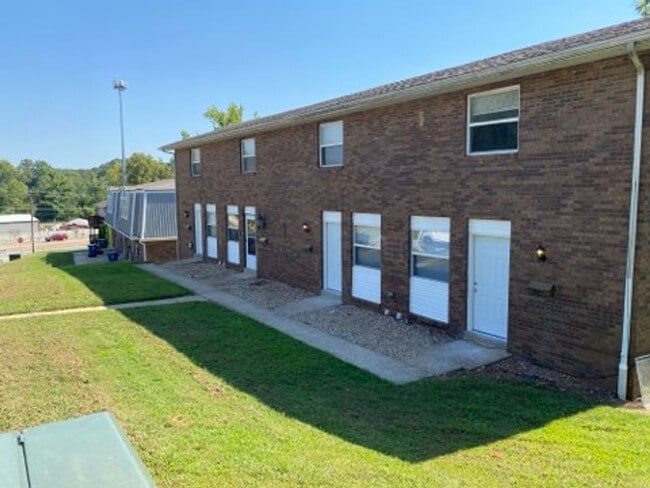 Building Photo - 1107 Arrowhead Dr Unit C