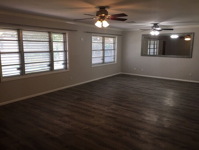 Photo - Beautifully renovated 3 bed/3bath near UTMB