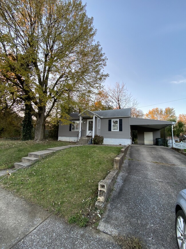 Front view - 3916 Rosemont Ave House