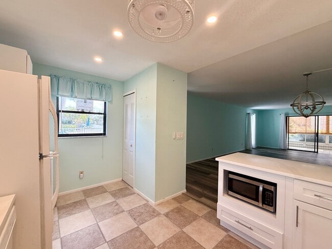 Photo - 5400 34th St W