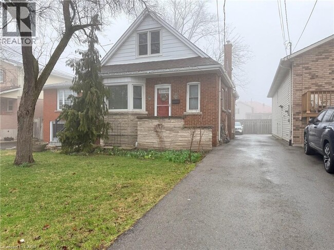 Photo - 105 Alpine Ave