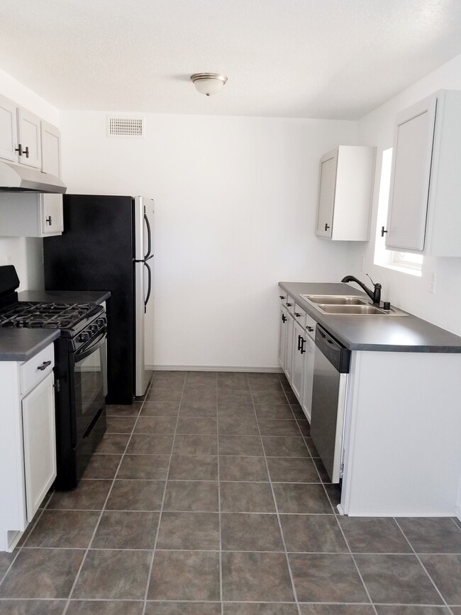 Photo - Beautiful 3 bedroom 2 bath in SW