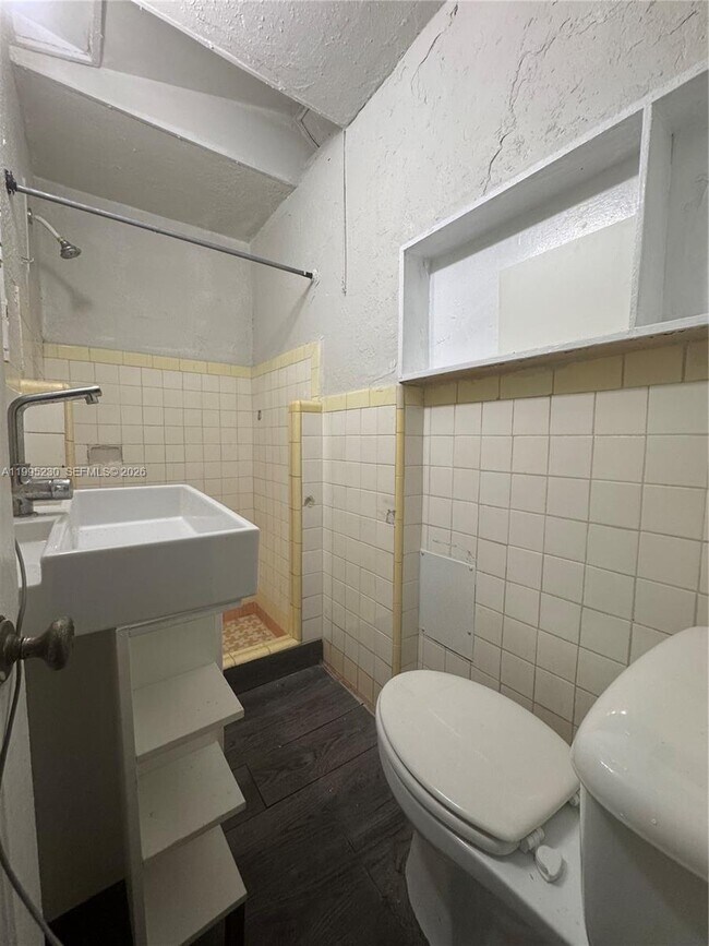 Photo - 7802 NW 8th Ave Unidad 3