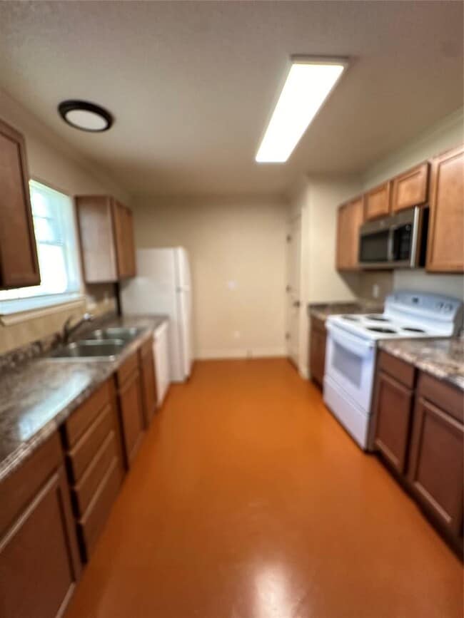 Photo - 803 Leifester Cir