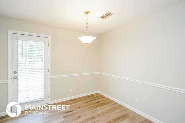 Photo - 421 Jonquil Ct