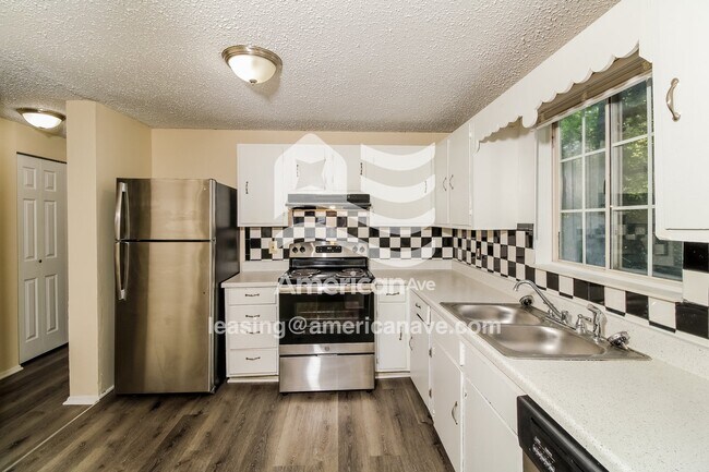 Photo - 3004 Windwood Pl