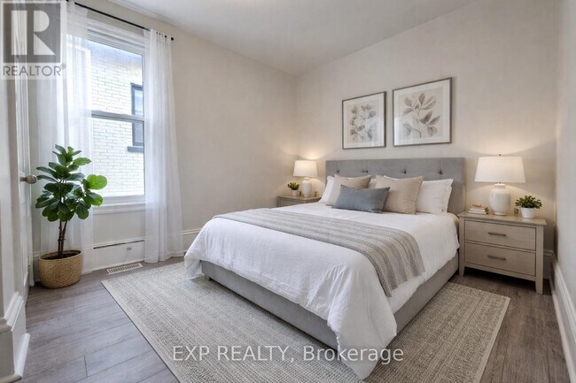 Photo - 1055 Somerset St W