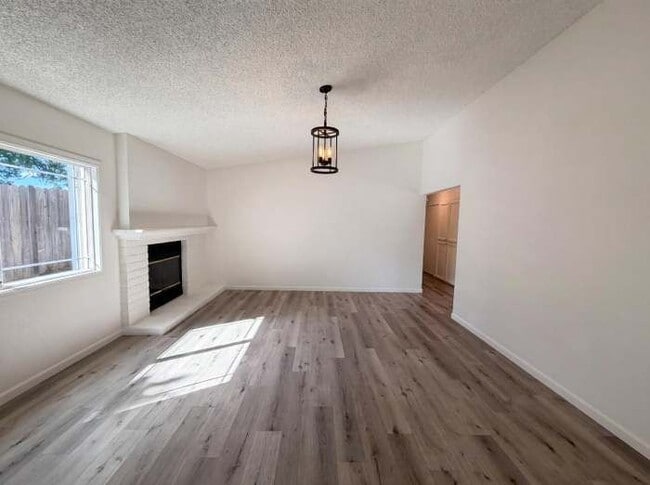 Photo - 5901 Small Hill Ct