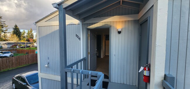 Building Photo - 2683 12th Pl SE Unit 2683 12th Pl.