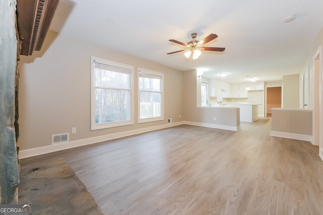 Photo - 325 Derby Dr