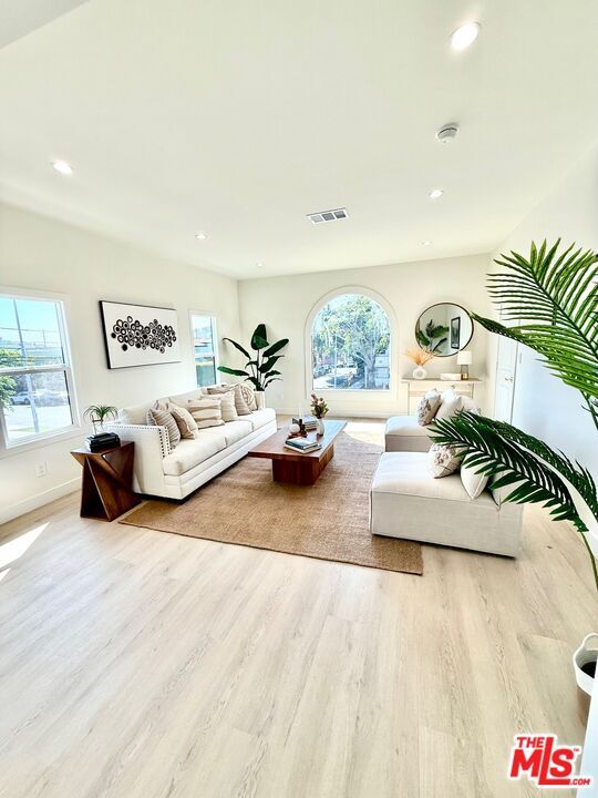 Photo - 900 N Alfred St Unit 2