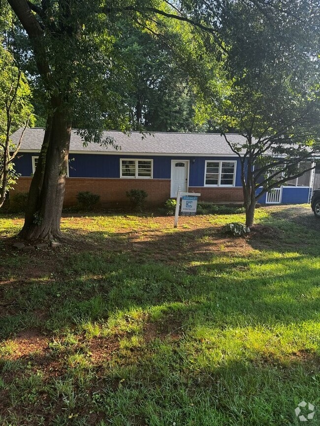 Building Photo - 333 S Eastway Dr Rental