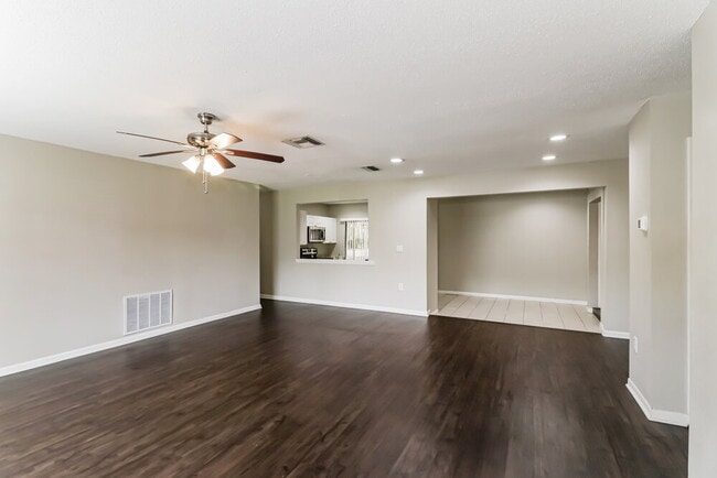 Photo - 5146 Londonderry Ln