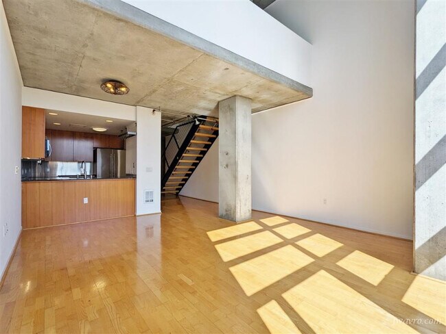 Photo - 77 Dow Pl Unit 908