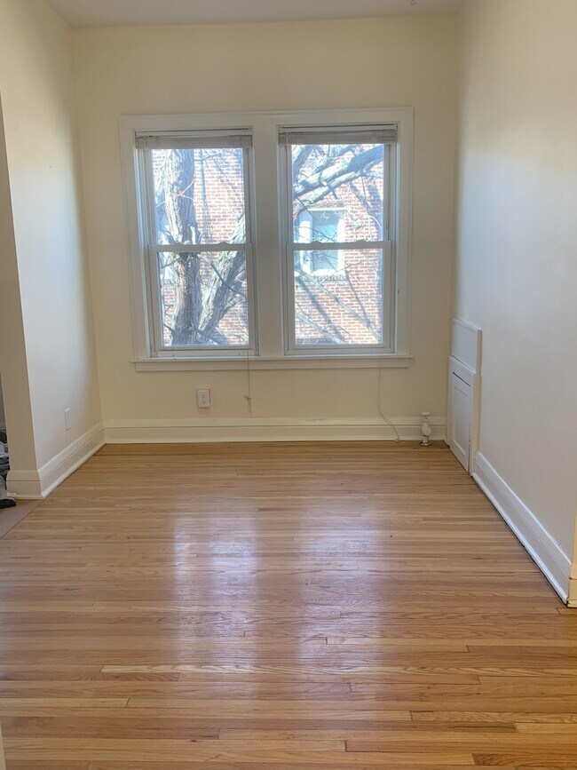Photo - 2739 Girard Ave S