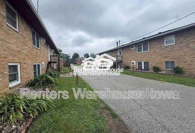Building Photo - 110 NW College Ave Unit 7 Rental