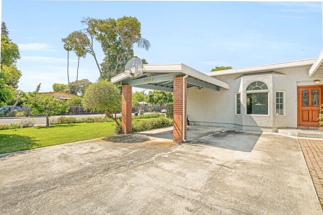 Photo - Spacious 4 bed, 2.5 Bath Home with Bonus Room and Pool in Palo Alto!
