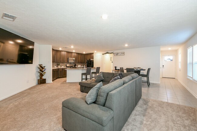 Photo - 6223 Topaz Pnes Trl