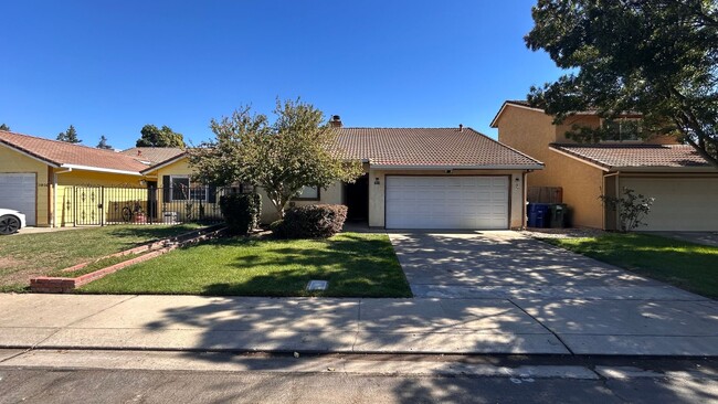 Building Photo - 3916 Pheasant Ln