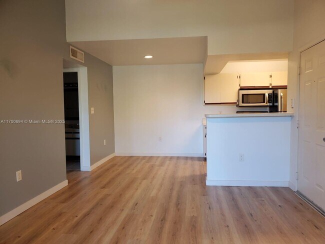Building Photo - 15551 SW 104th Terrace Unit 8210-8210 Rental
